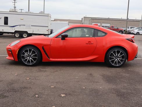 Used 2024 Toyota GR86 image 4
