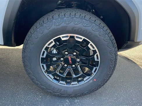 New 2026 GMC Canyon AT4 w/ Technology Plus Package image 9