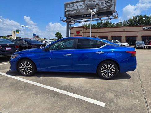 Used 2025 Nissan Altima 2.5 SV image 8