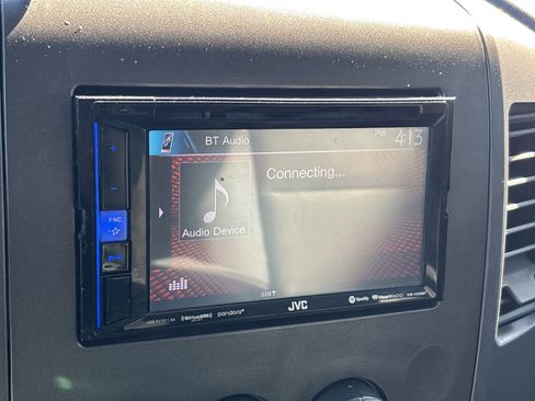Used 2015 Nissan Titan S AWD/4WD image 22