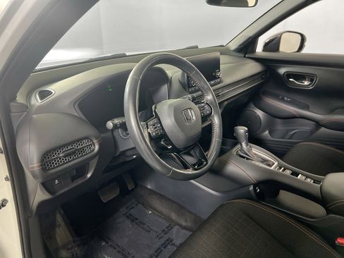 Used 2023 Honda HR-V Sport image 9