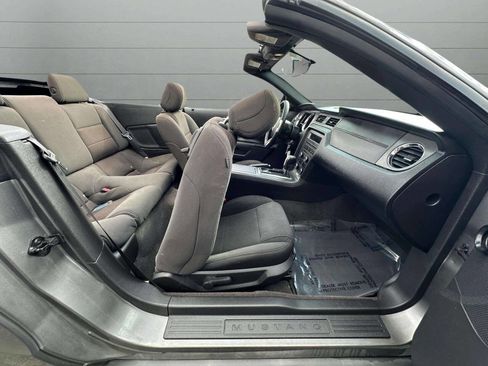 Used 2014 Ford Mustang V6 2dr Convertible w/ Equipment Group 102A image 24