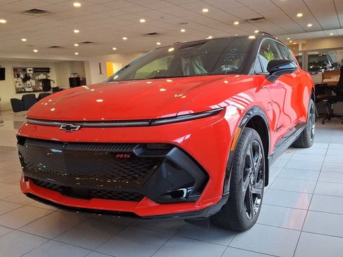 New 2026 Chevrolet Equinox EV RS image 3