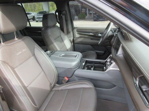 Used 2023 GMC Yukon XL Denali w/ LPO, Floor Liner Package AWD/4WD image 13