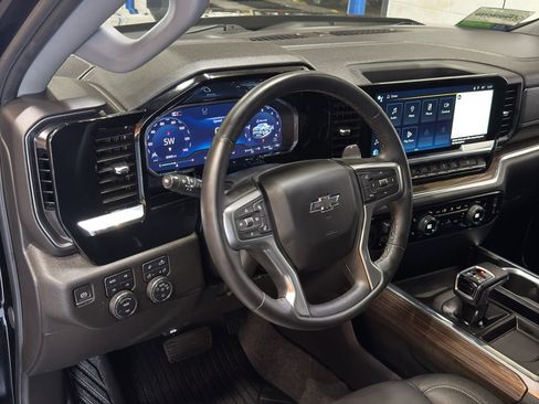 Used 2024 Chevrolet Silverado 1500 RST AWD/4WD image 19