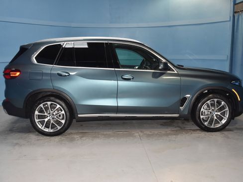 New 2026 BMW X5 xDrive40i w/ Executive Package image 21