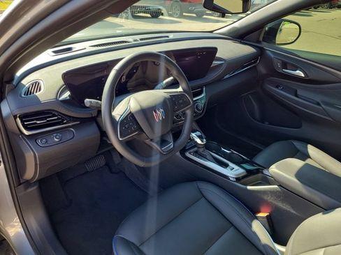 Used 2024 Buick Envista Sport Touring w/ Convenience I Package FWD image 18