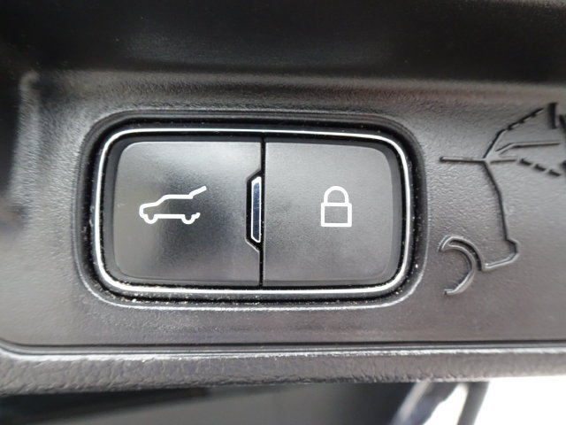 Used 2021 Ford Explorer XLT w/ Equipment Group 202A AWD/4WD image 30