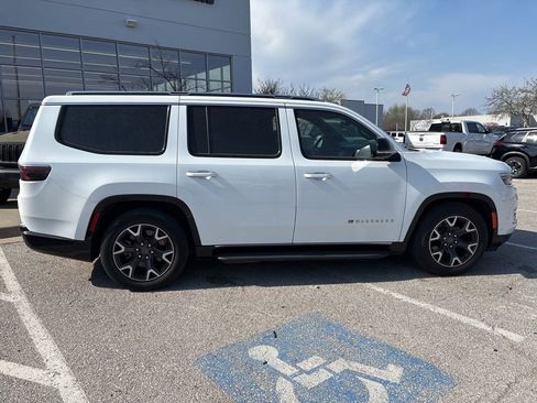 Used 2023 Jeep Wagoneer Series III w/ Preferred Equipment Group image 31