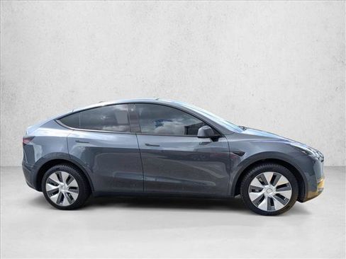 Used 2023 Tesla Model Y Long Range AWD/4WD image 4