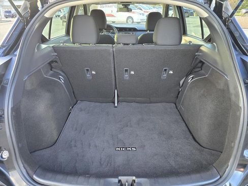 Used 2024 Nissan Kicks S image 25