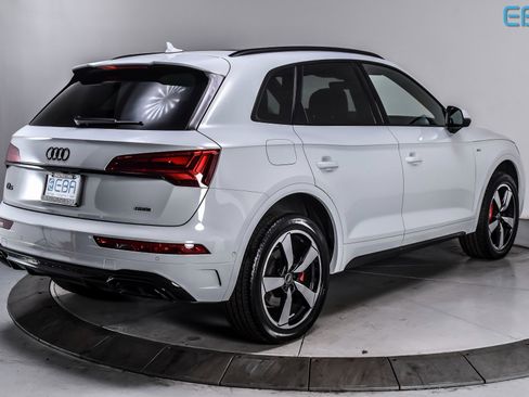 Used 2024 Audi Q5 2.0T Prestige w/ Prestige Package image 6
