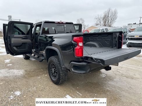 Used 2024 Chevrolet Silverado 2500 ZR2 w/ Technology Package image 28