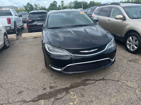 Used 2016 Chrysler 200 Limited FWD image 18