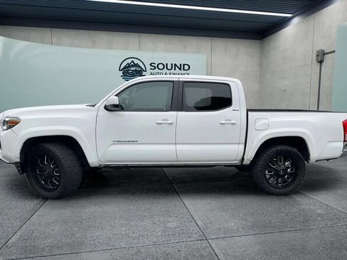Used 2016 Toyota Tacoma SR5 w/ SR5 Appearance Package (SN) RWD image 3
