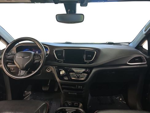 Used 2020 Chrysler Pacifica Limited FWD image 9