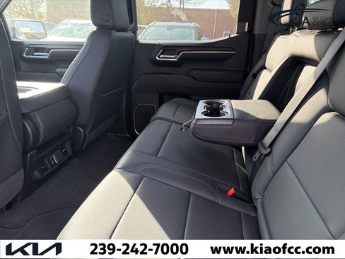 Used 2026 GMC Sierra 1500 SLT image 5