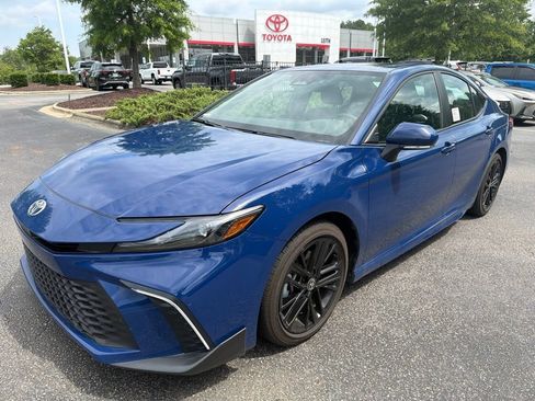 Used 2026 Toyota Camry SE w/ Multimedia Upgrade Package FWD image 1
