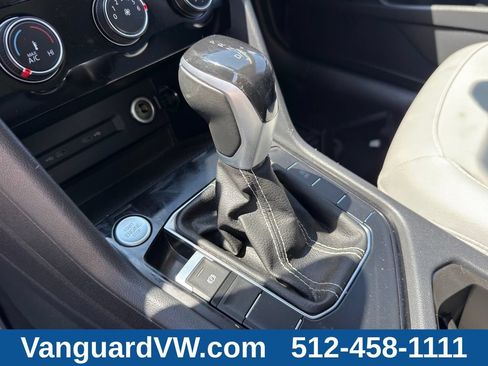 Used 2023 Volkswagen Taos SE w/ Panoramic Sunroof Package FWD image 16