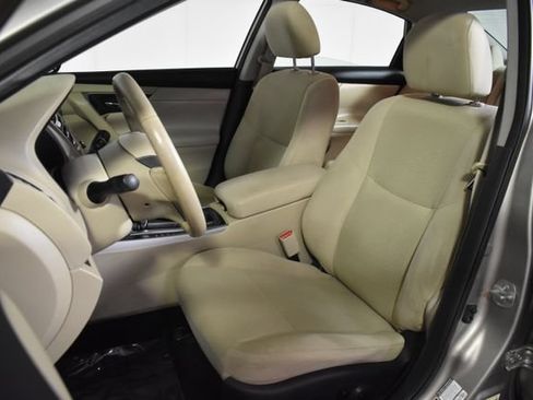 Used 2015 Nissan Altima 2.5 SV w/ Convenience Package FWD image 9