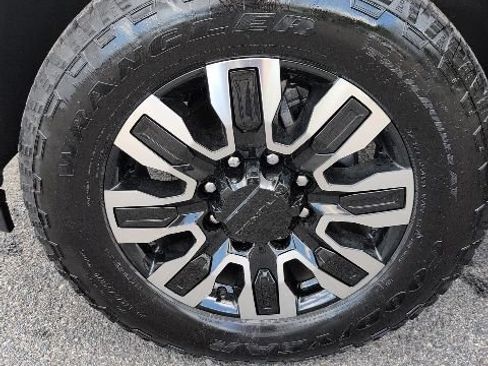 Used 2025 GMC Sierra 2500 Denali Ultimate AWD/4WD image 9