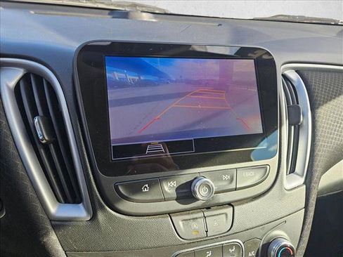 Used 2023 Chevrolet Malibu LT image 18