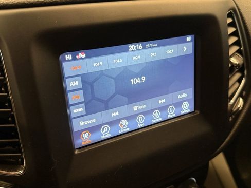 Used 2020 Jeep Compass Latitude w/ Cold Weather Group image 11