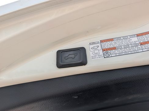 Used 2017 Toyota RAV4 Limited w/ Advanced Technology Package AWD/4WD image 20