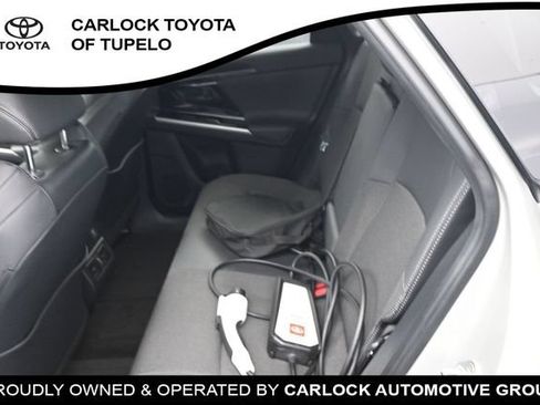 Used 2025 Toyota bZ4X FWD image 31
