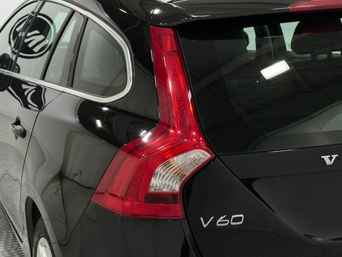 Used 2016 Volvo V60 T5 Premier image 32