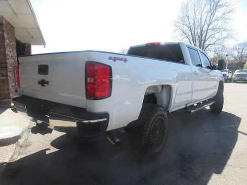 Used 2019 Chevrolet Silverado 3500 W/T AWD/4WD image 11