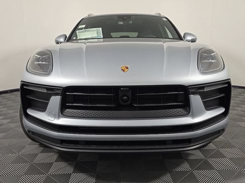 Certified 2026 Porsche Macan AWD/4WD image 10