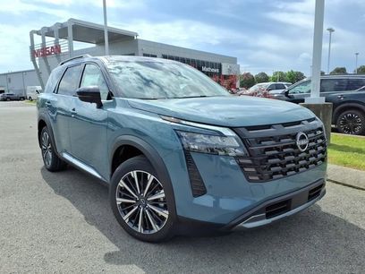 New 2026 Nissan Pathfinder Platinum w/ Cargo Package