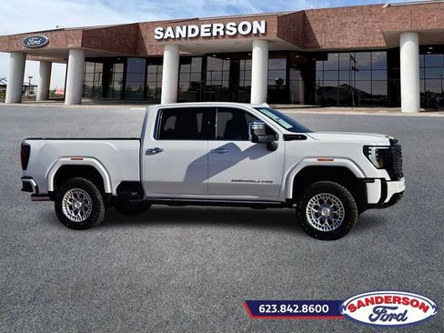 Used 2025 GMC Sierra 2500 Denali Ultimate w/ Max Trailering Package image 2