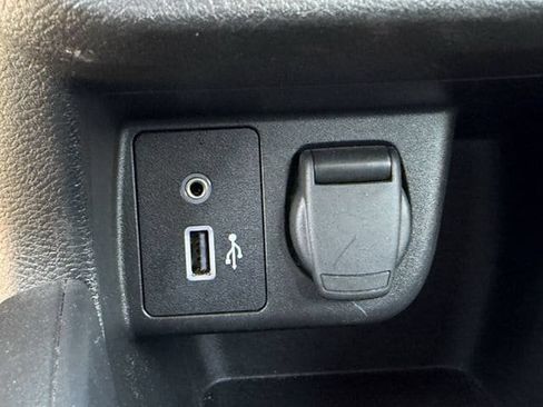 Used 2022 Nissan Versa S FWD image 20