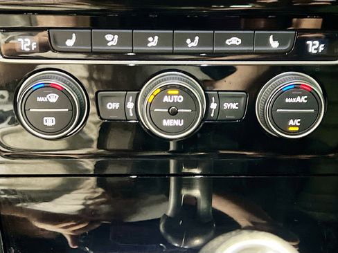 Used 2016 Volkswagen Golf R Base image 12