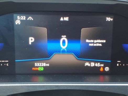 Certified 2022 Volkswagen Tiguan SE R-Line image 14