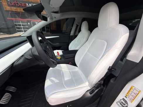 Used 2023 Tesla Model Y Performance AWD/4WD image 5