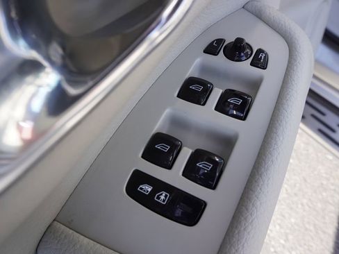 Used 2016 Volvo XC90 T5 Momentum image 16