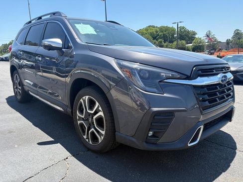 Used 2023 Subaru Ascent Touring AWD/4WD image 3