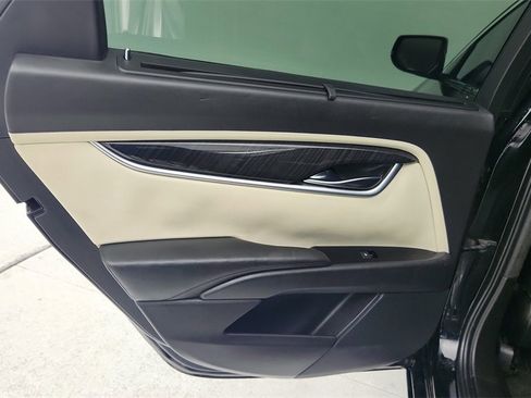 Used 2013 Cadillac XTS Platinum w/ Driver Assist Package image 29