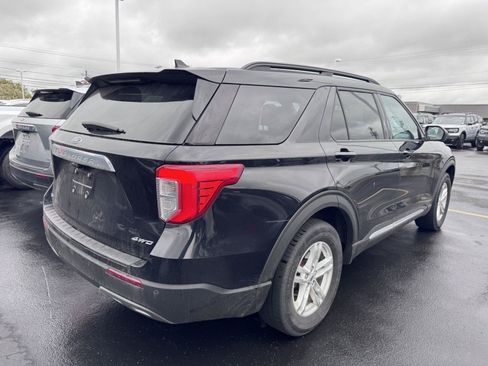 Used 2023 Ford Explorer XLT w/ Equipment Group 202A AWD/4WD image 4