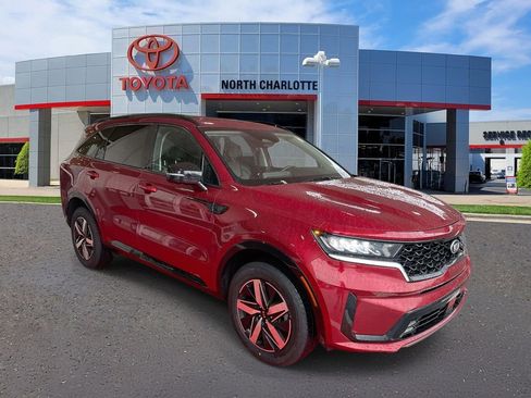 Used 2021 Kia Sorento EX image 2