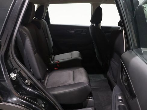 Used 2020 Nissan Rogue S image 19