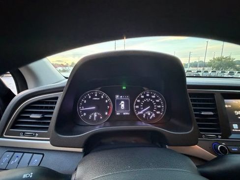 Used 2018 Hyundai Elantra SEL FWD image 10