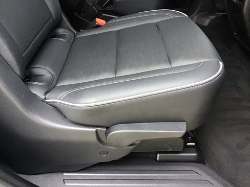 Used 2025 Buick Enclave Sport Touring image 19