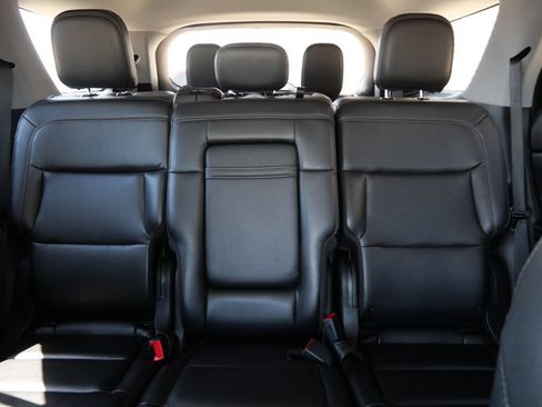 Used 2021 Ford Explorer XLT w/ Equipment Group 202A AWD/4WD image 14