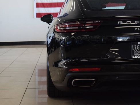 Used 2018 Porsche Panamera 4 AWD/4WD image 34