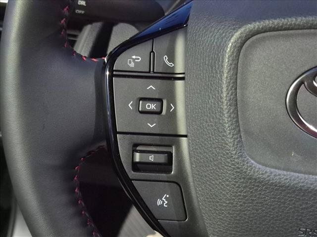 Used 2026 Toyota Prius Plug-In Hybrid FWD image 5