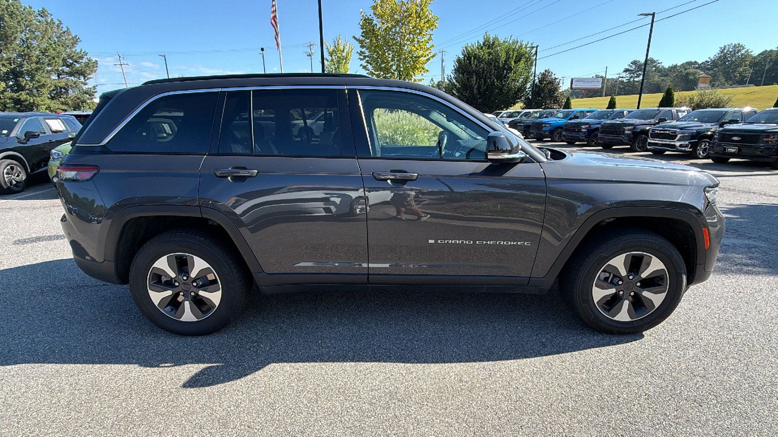 Used 2024 Jeep Grand Cherokee Limited 4xe AWD/4WD image 7